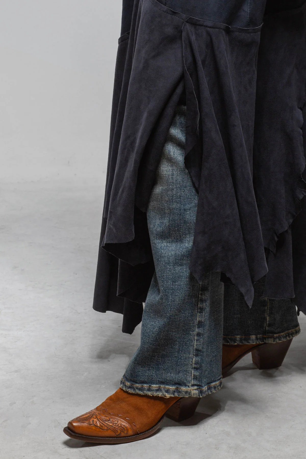 Cori Long Shearling In Navy Blue - Image 7