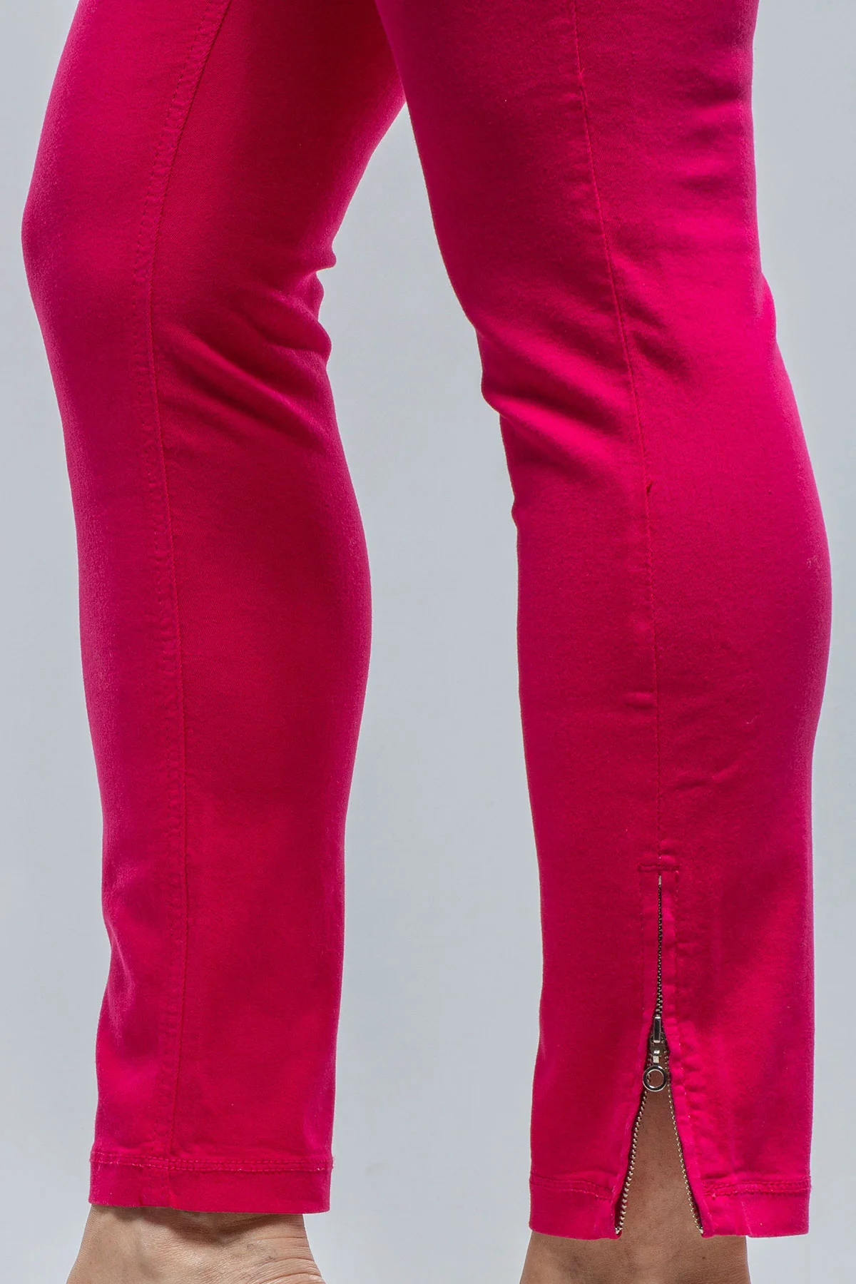 MAC Dream Chic in Virtual Pink - Image 4