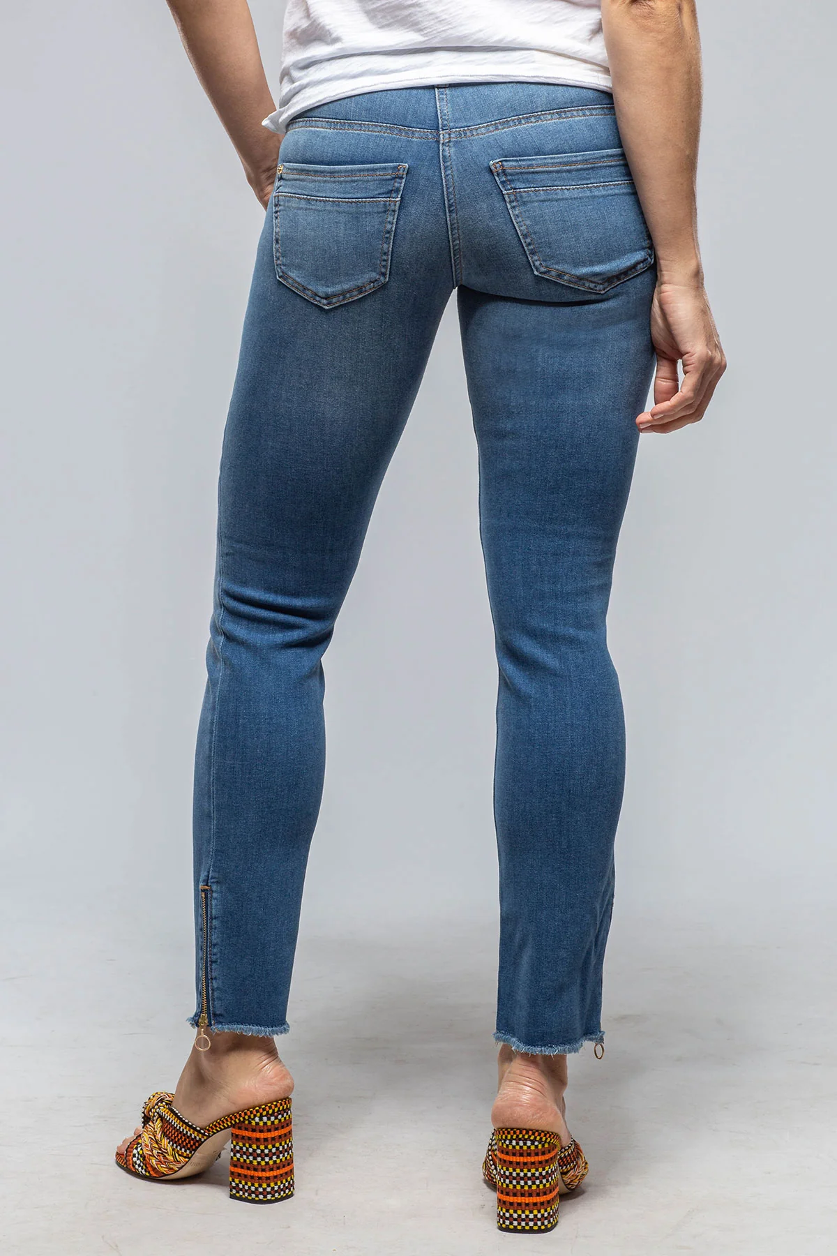 MAC Rich Slim Chic In Authentic Indigo - Image 4