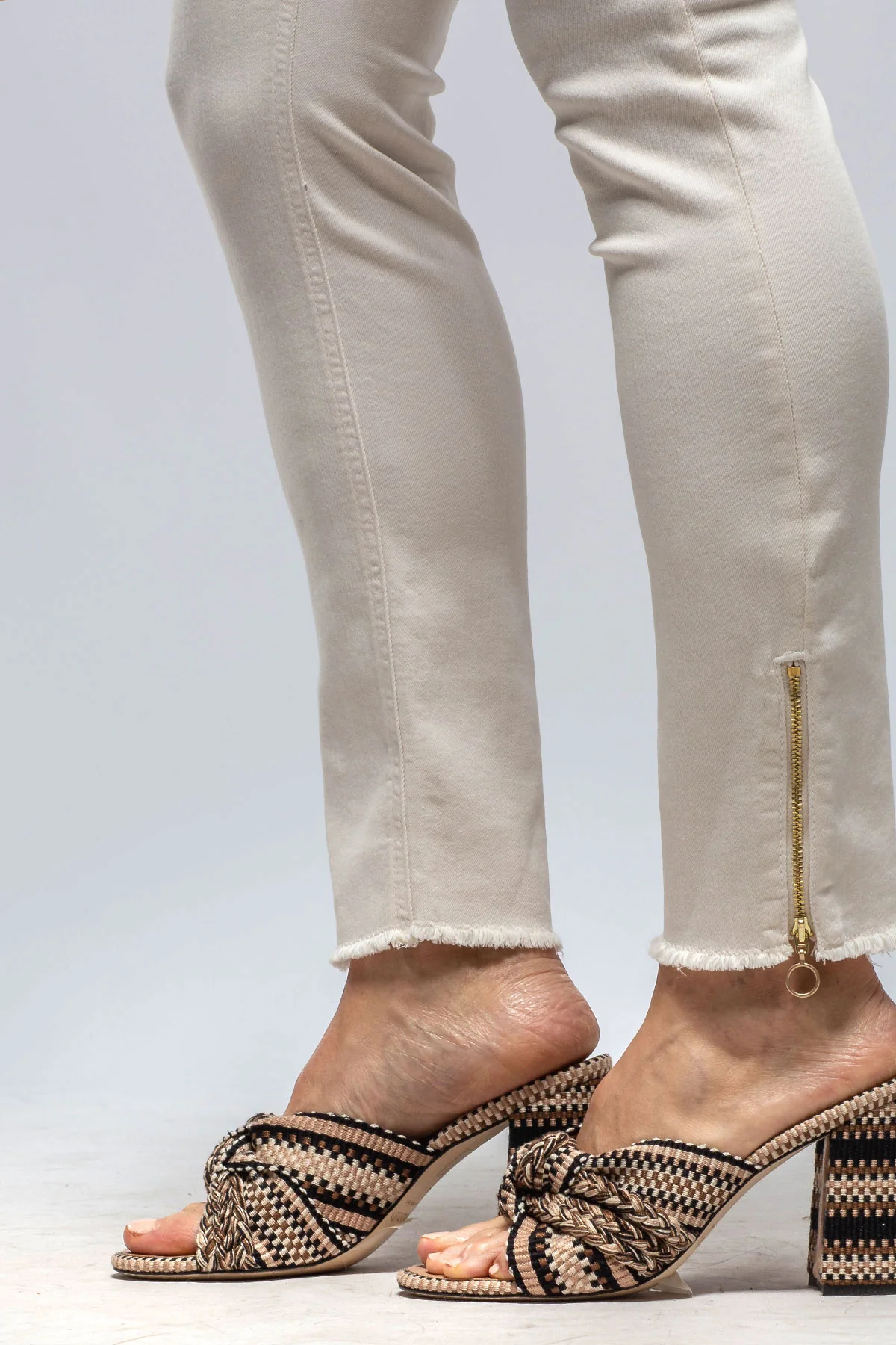 MAC Rich Slim Chic in New Antique White - Image 3