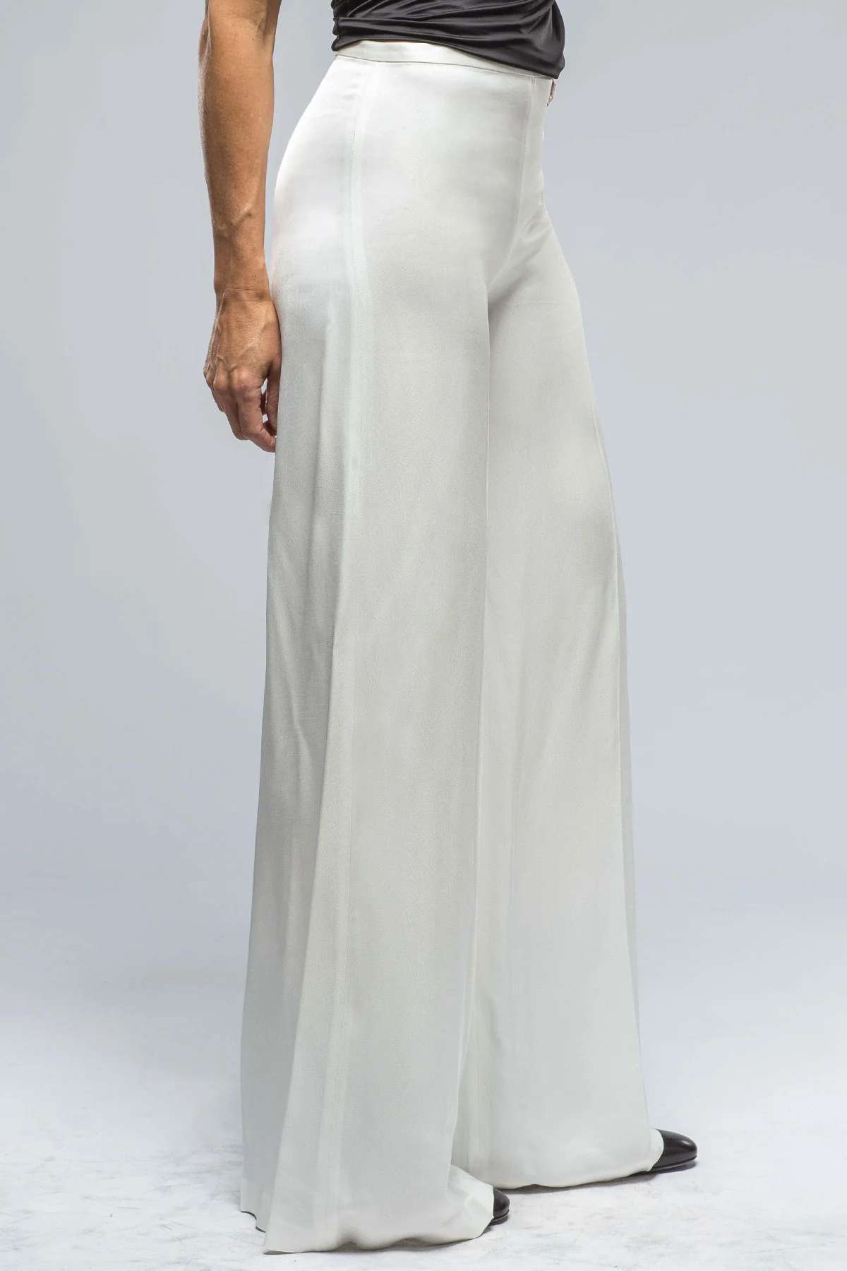 Maxi Pants In White Sharkskin - Image 4