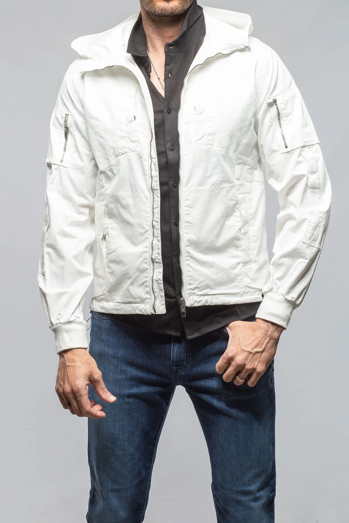 Tavalu Utility Jacket In White - Image 2